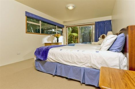 Photo of property in 70 Cliff Road, Torbay, Auckland, 0630