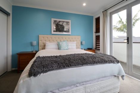 Photo of property in 11f Clearwater Cove, West Harbour, Auckland, 0618
