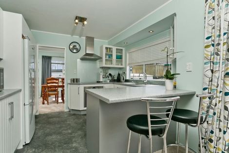 Photo of property in 74 Barbados Drive, Unsworth Heights, Auckland, 0632