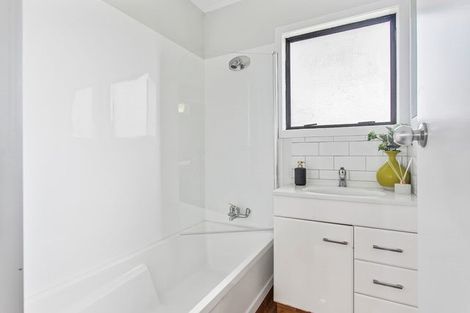 Photo of property in 1/13 Maplesden Drive, Clendon Park, Auckland, 2103