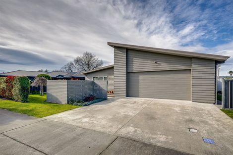 Photo of property in 4 Waitaha Place, Clive, 4102