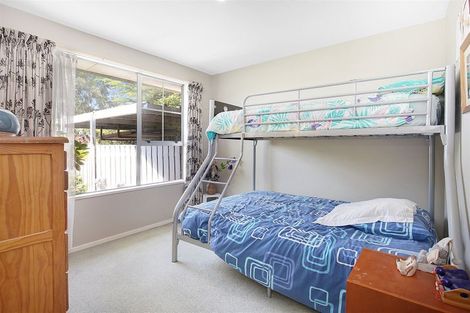 Photo of property in 5 Edron Place, Redwood, Christchurch, 8051
