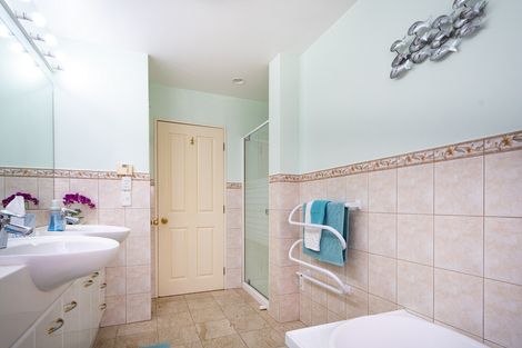 Photo of property in 16 San Lorenzo Rise, Henderson, Auckland, 0612