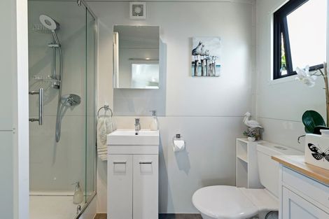 Photo of property in 3 Iris Place, Clendon Park, Auckland, 2103