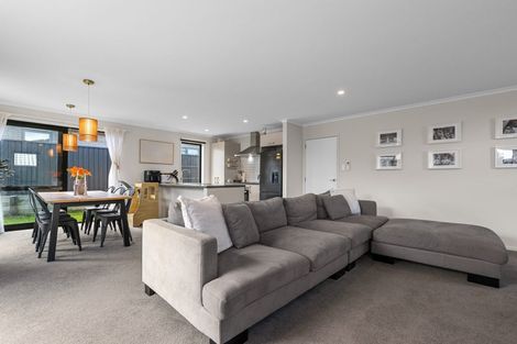 Photo of property in 16 Pioneer Crescent, Omokoroa, 3114