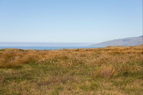 Photo of property in 3 Reefview Way, Flat Point, 5883