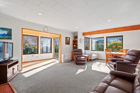 Photo of property in 42 Adamson Drive, Arrowtown, 9302