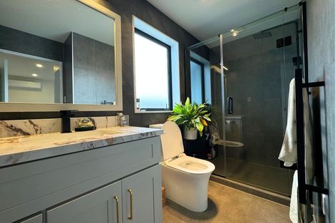 Photo of property in 10 Mahinga Place, Massey, Auckland, 0614