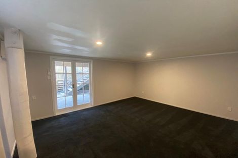 Photo of property in 14 Landow Place, Henderson, Auckland, 0612