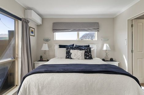 Photo of property in 6 Downing Place, Welcome Bay, Tauranga, 3112