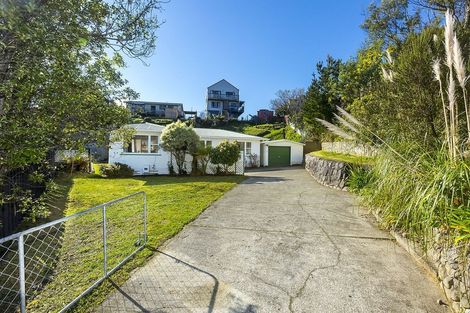 Photo of property in 39 Vista Crescent, Maoribank, Upper Hutt, 5018