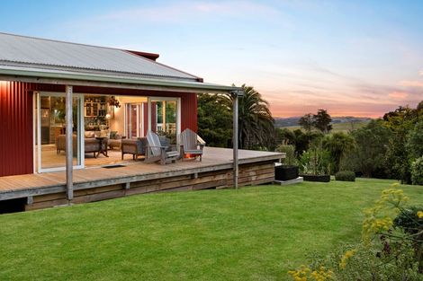 Photo of property in 236 Kiwitahi Road, Helensville, 0875