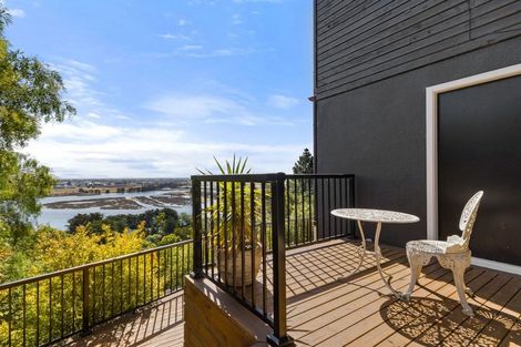 Photo of property in 5 Osmond Lane, Mount Pleasant, Christchurch, 8081