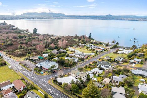 Photo of property in 2 Alberta Street, Acacia Bay, Taupo, 3330