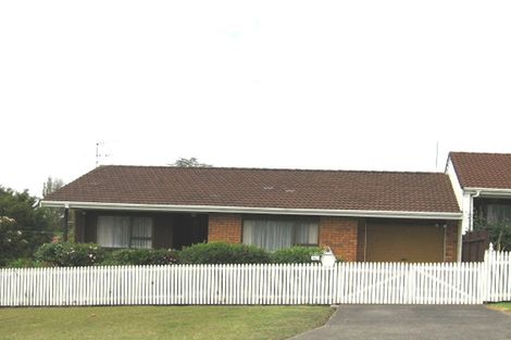 Photo of property in 2/1 Sari Place, Massey, Auckland, 0614