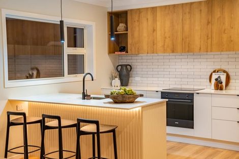 Photo of property in 70a Heretaunga Square, Silverstream, Upper Hutt, 5019