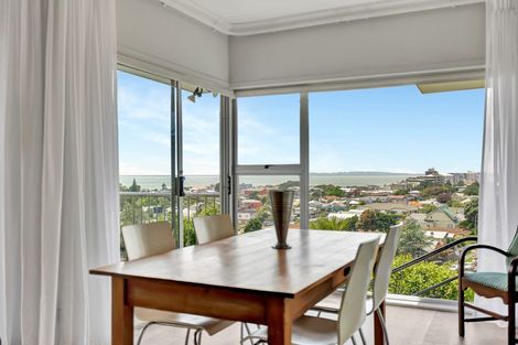 Photo of property in 155 Vivian Street, New Plymouth, 4310