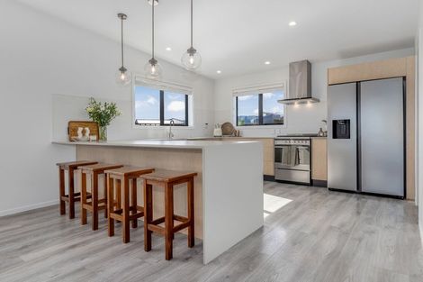 Photo of property in 12 Ash Close, Levin, 5510