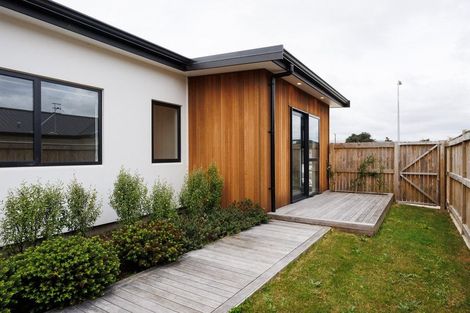 Photo of property in 61 Freedom Drive, Kelvin Grove, Palmerston North, 4414