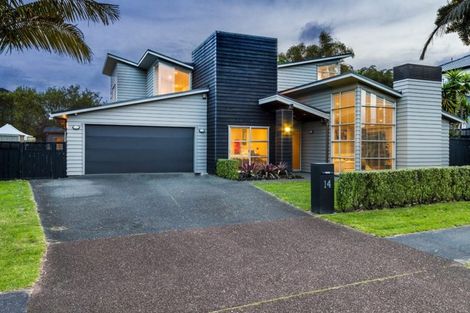 Photo of property in 14 English Oak Drive, Schnapper Rock, Auckland, 0632