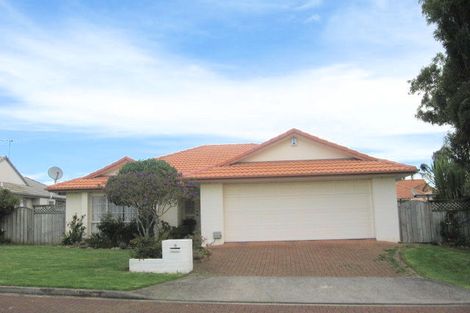 Photo of property in 8 Palmcrest Grove, Highland Park, Auckland, 2010