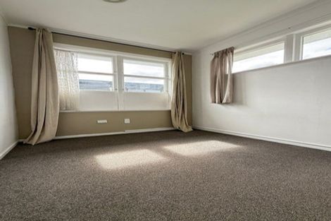 Photo of property in 52 Seymour Road, Sunnyvale, Auckland, 0612