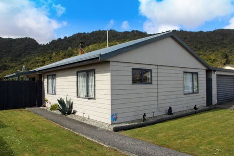 Photo of property in 11 Baillie Place, Cobden, Greymouth, 7802