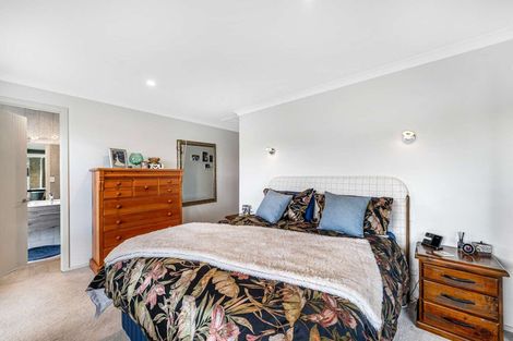 Photo of property in 45 Golf Vue Place, Castlecliff, Whanganui, 4501