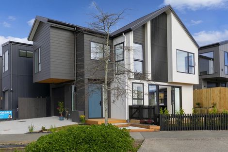 Photo of property in 102 Te Oneroa Way, Long Bay, Auckland, 0630