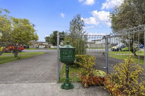 Photo of property in 83 Sturges Road, Henderson, Auckland, 0612
