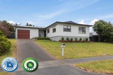 Photo of property in 4 Gates Road, Waikanae Beach, Waikanae, 5036