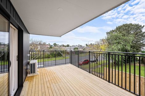 Photo of property in 16 Gossamer Drive, Pakuranga Heights, Auckland, 2010