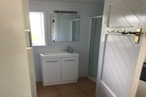 Photo of property in 2/6 Saltburn Road, Milford, Auckland, 0620