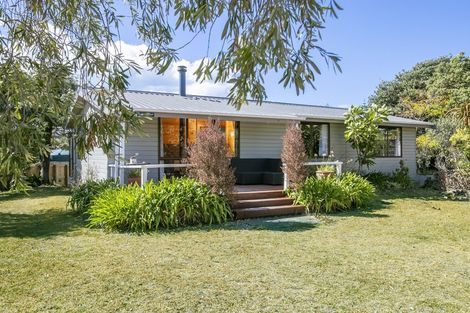 Photo of property in 13 Tamarisk Drive, Riversdale Beach, Masterton, 5872