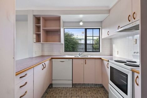 Photo of property in 32 Tawa Street, Hilltop, Taupo, 3330