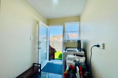 Photo of property in 2/8 Russell Road, Manurewa, Auckland, 2102