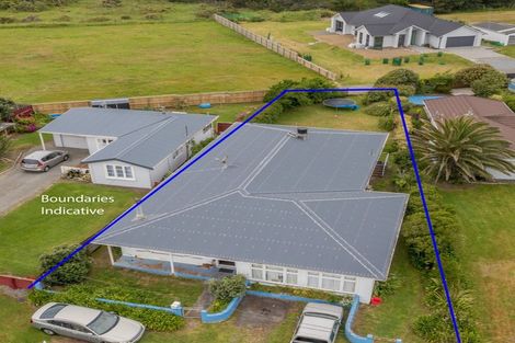 Photo of property in 10 Rangiuru Road, Otaki Beach, Otaki, 5512