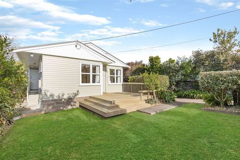 Photo of property in 6 Raines Avenue, Forrest Hill, Auckland, 0620