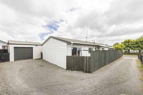 Photo of property in 17 Cargill Grove, Kelvin Grove, Palmerston North, 4414