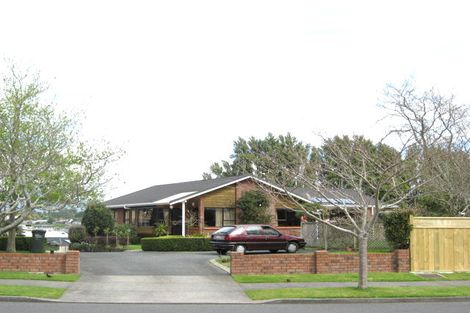 Photo of property in 62 Branch Road, Highlands Park, New Plymouth, 4312