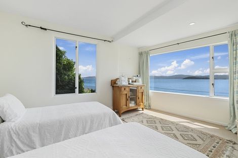 Photo of property in 516 Marine Drive, Sunshine Bay, Lower Hutt, 5013