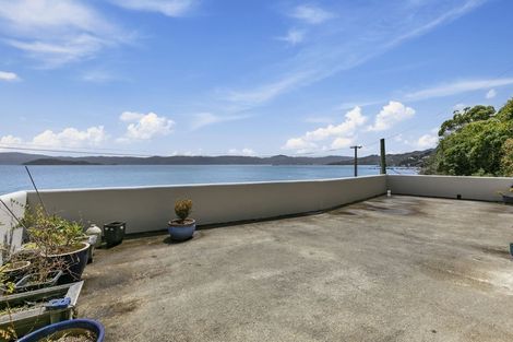Photo of property in 516 Marine Drive, Sunshine Bay, Lower Hutt, 5013
