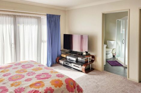 Photo of property in 29 Moana Grove, Waiwhetu, Lower Hutt, 5010