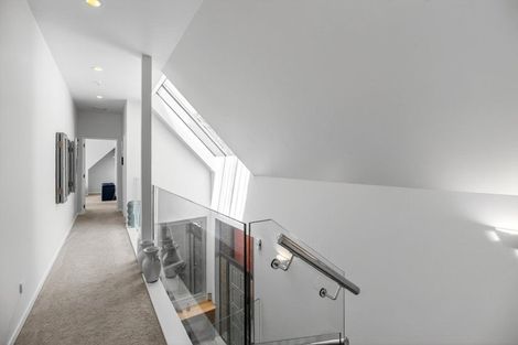 Photo of property in 28 Connemara Court, West Harbour, Auckland, 0618