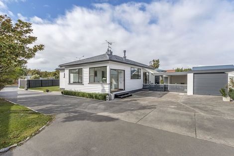 Photo of property in 215 Main North Road, Redwood, Christchurch, 8051