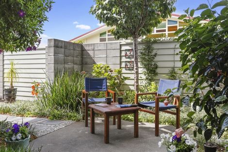 Photo of property in 5 Alberta Street, Point Chevalier, Auckland, 1022