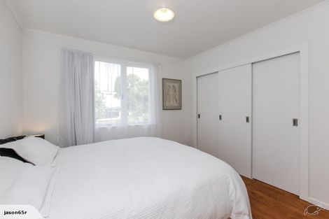 Photo of property in 16 Jamaica Place, Blockhouse Bay, Auckland, 0600