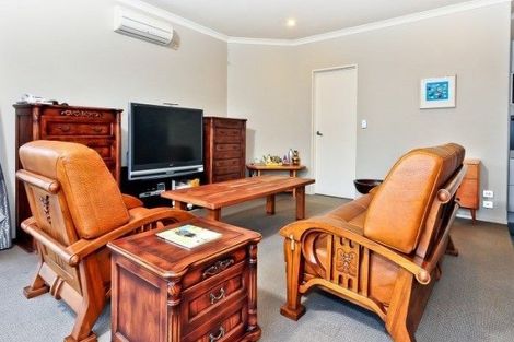 Photo of property in 44 Wiltshire Drive, Huntington, Hamilton, 3210