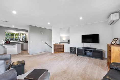 Photo of property in 8 Jean Place, Stanmore Bay, Whangaparaoa, 0932