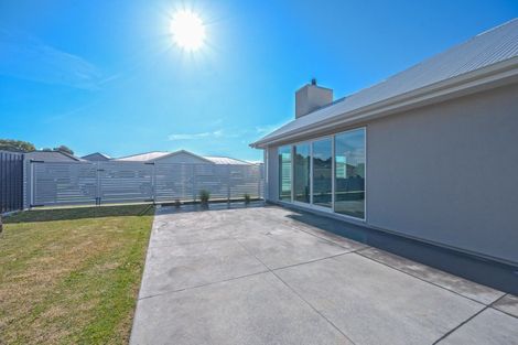 Photo of property in 17 Rangataiki Place, Te Awa, Napier, 4110